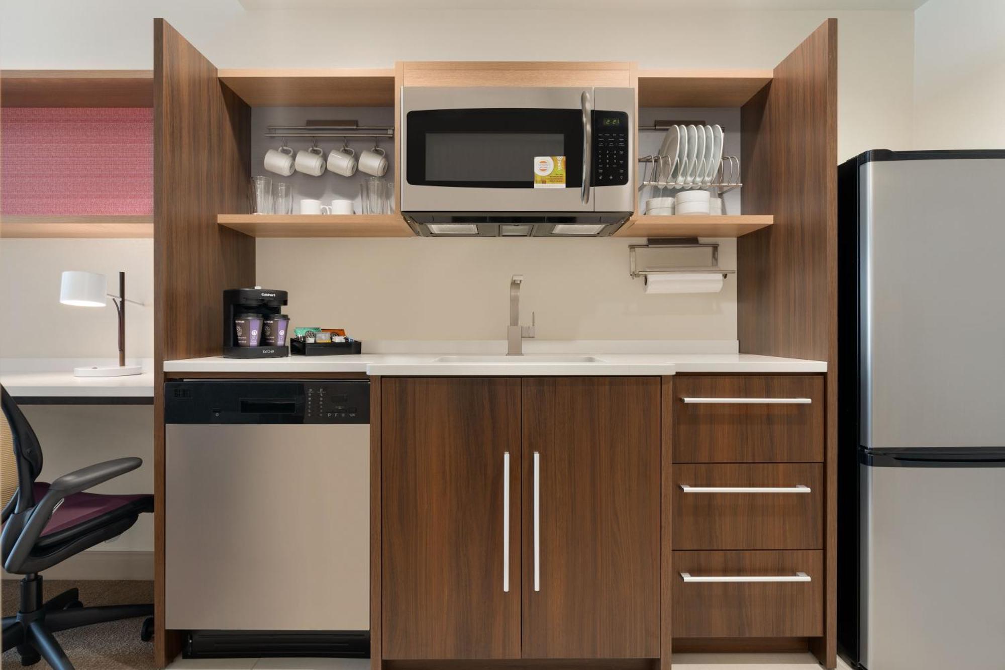 Home2 Suites By Hilton Newark Airport Exterior photo