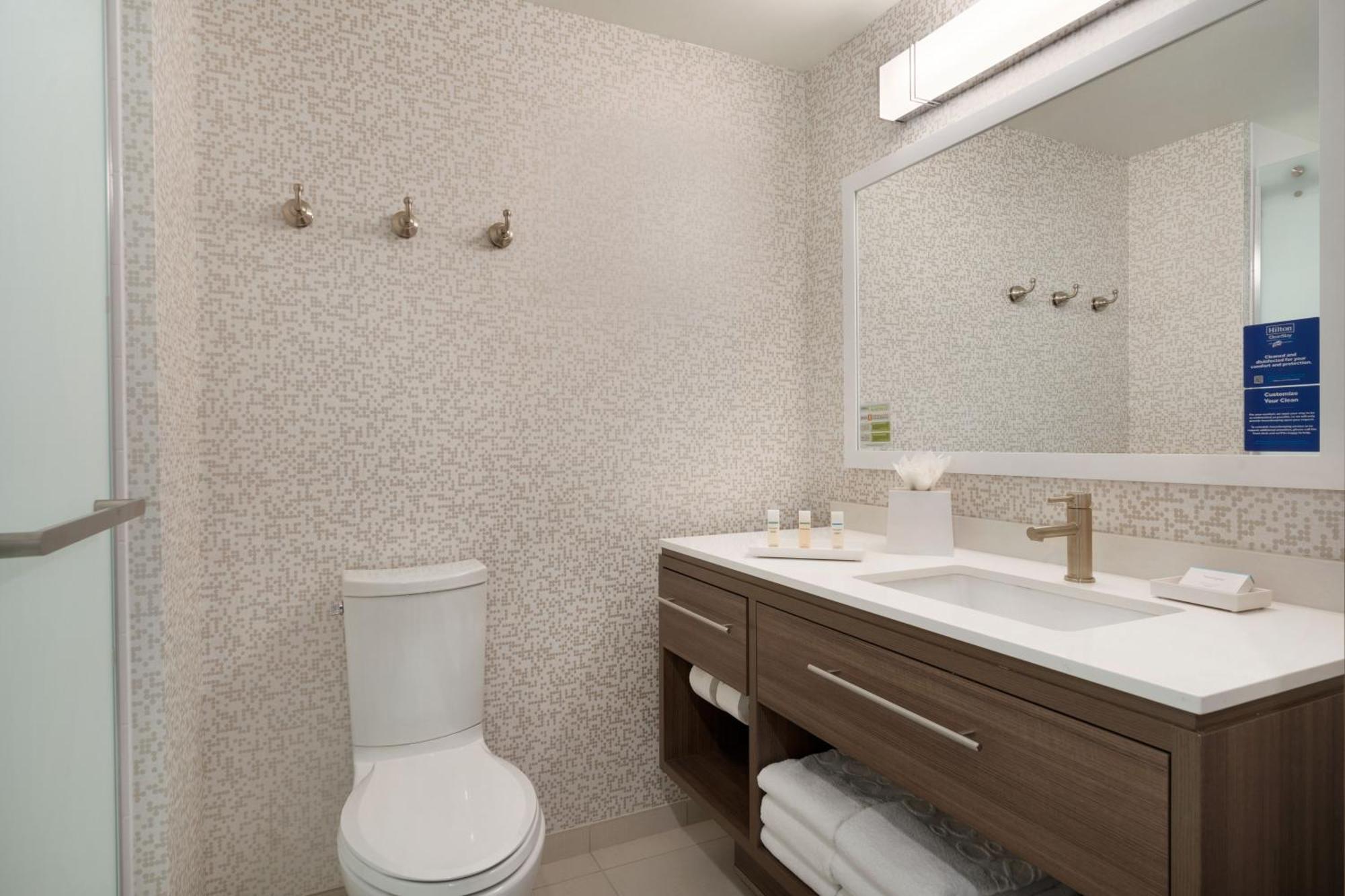 Home2 Suites By Hilton Newark Airport Exterior photo